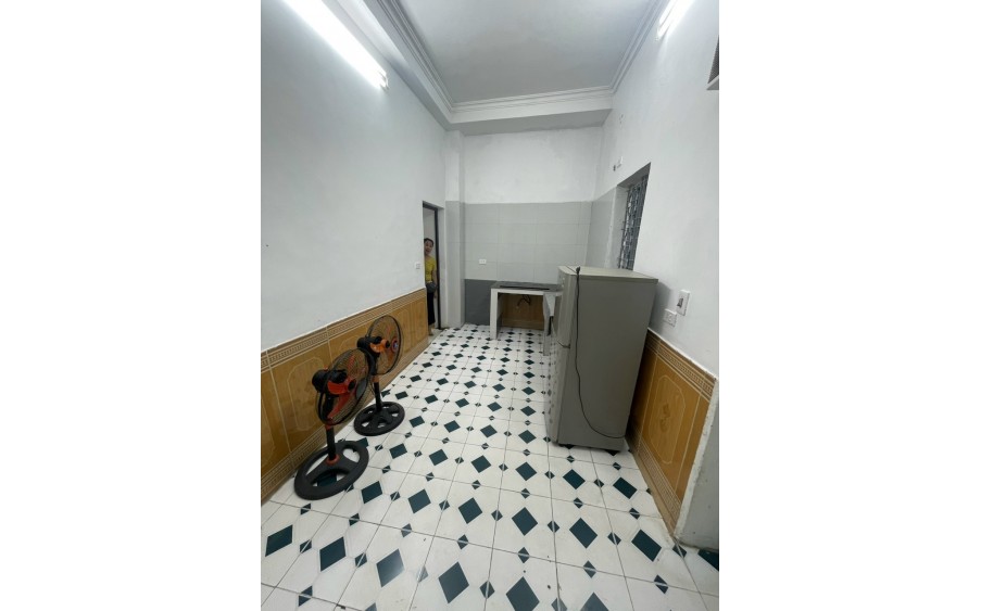 CHO THUÊ NHÀ NGÕ GÓC ĐỀ, HAI BÀ TRƯNG, 42M2,  3 TẦNG, 3N, 3WC, 12 TRIỆU (CÓ TL)